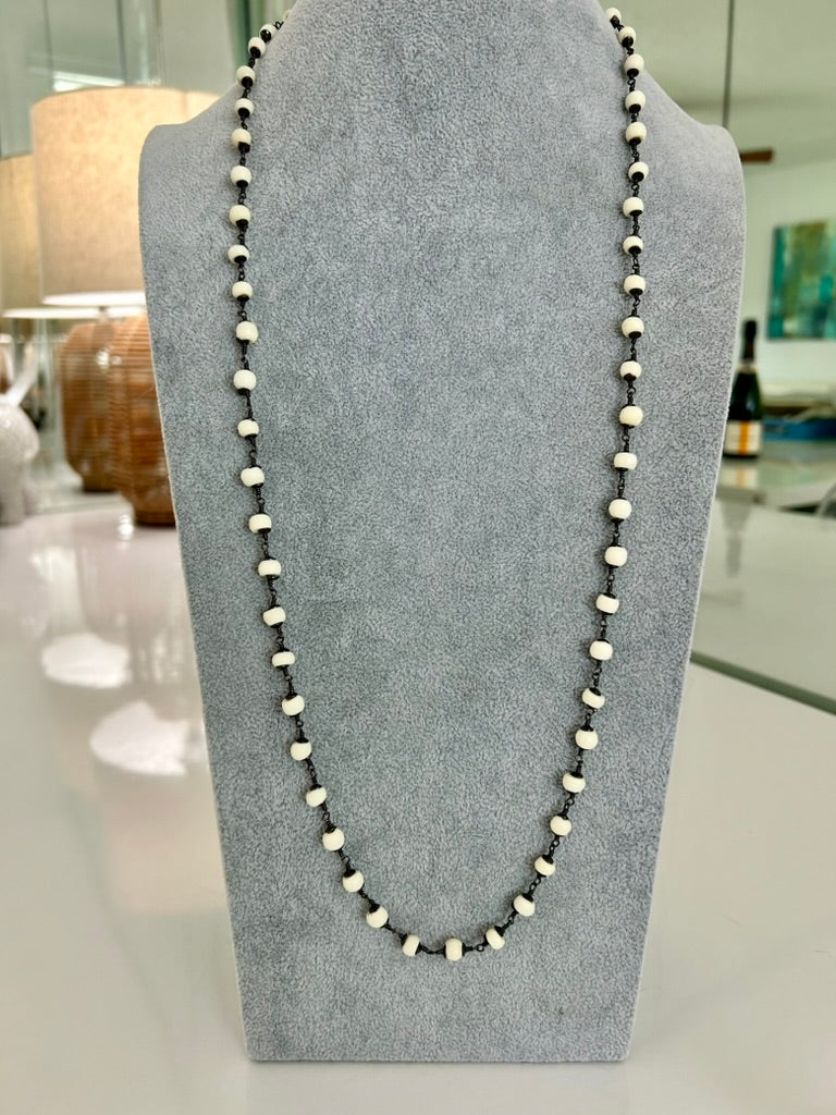 IFI BIJOUX NATURAL BONE – Gunmetal Wire-Wrapped Necklace with